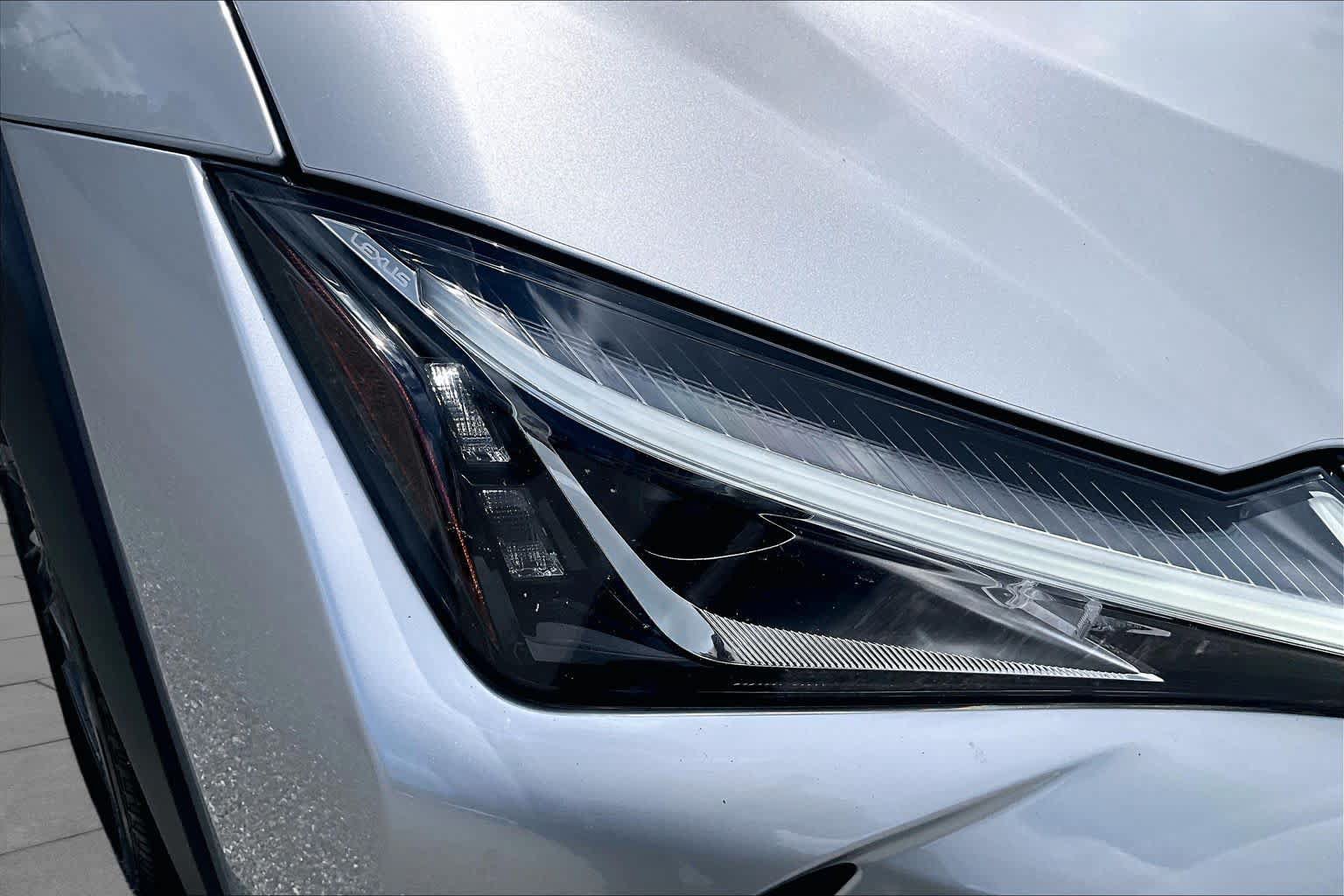 Used 2020 Lexus UX 250h w/ Premium Package AWD/4WD image 28