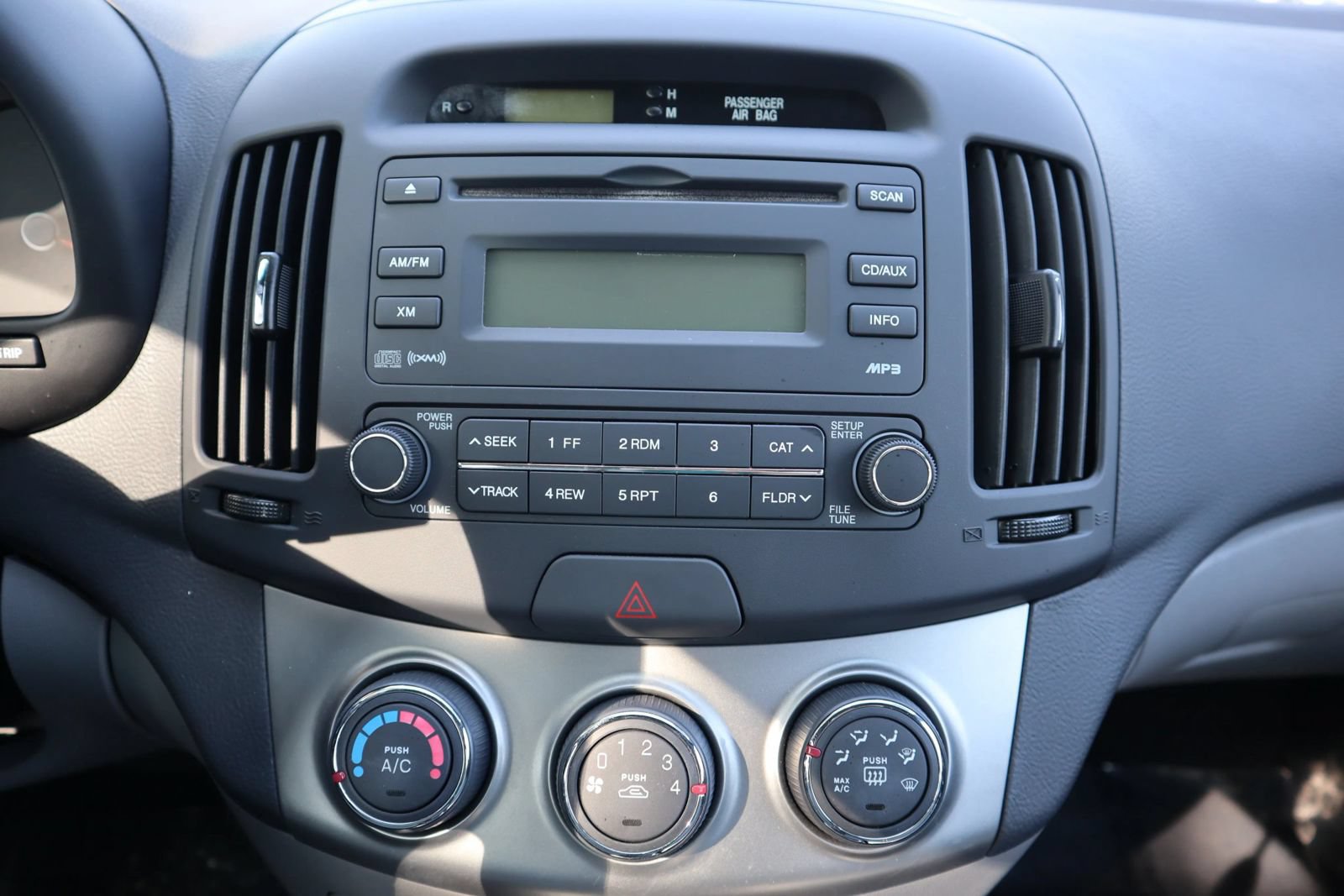 Used 2010 Hyundai Elantra GLS FWD image 20