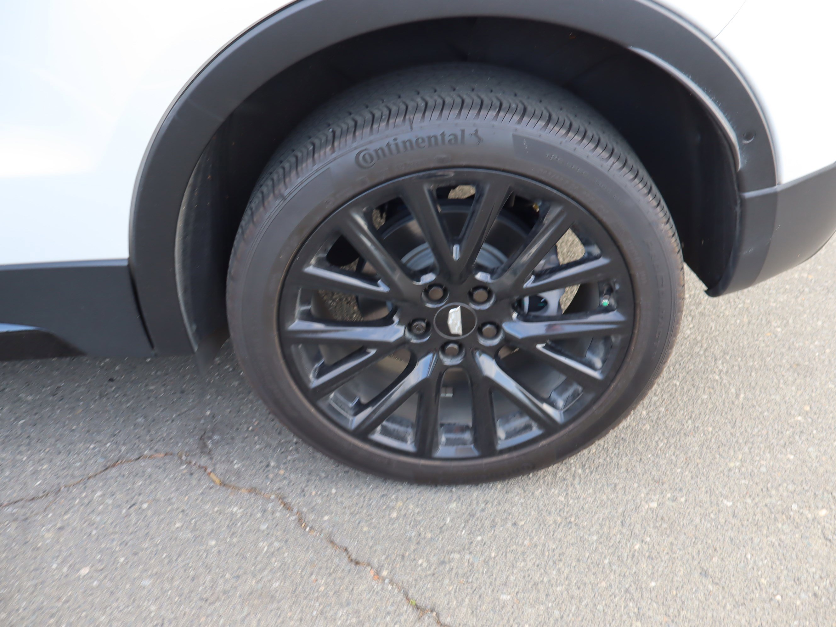 Used 2023 Cadillac XT4 Sport w/ LPO, Onyx Lite Package image 40