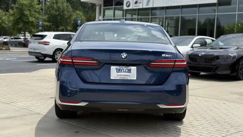 Certified 2025 BMW 530i RWD image 4