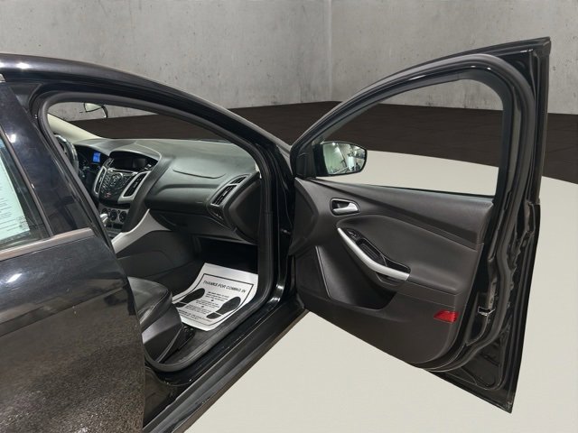 Used 2014 Ford Focus SE w/ Equipment Group 201A image 18
