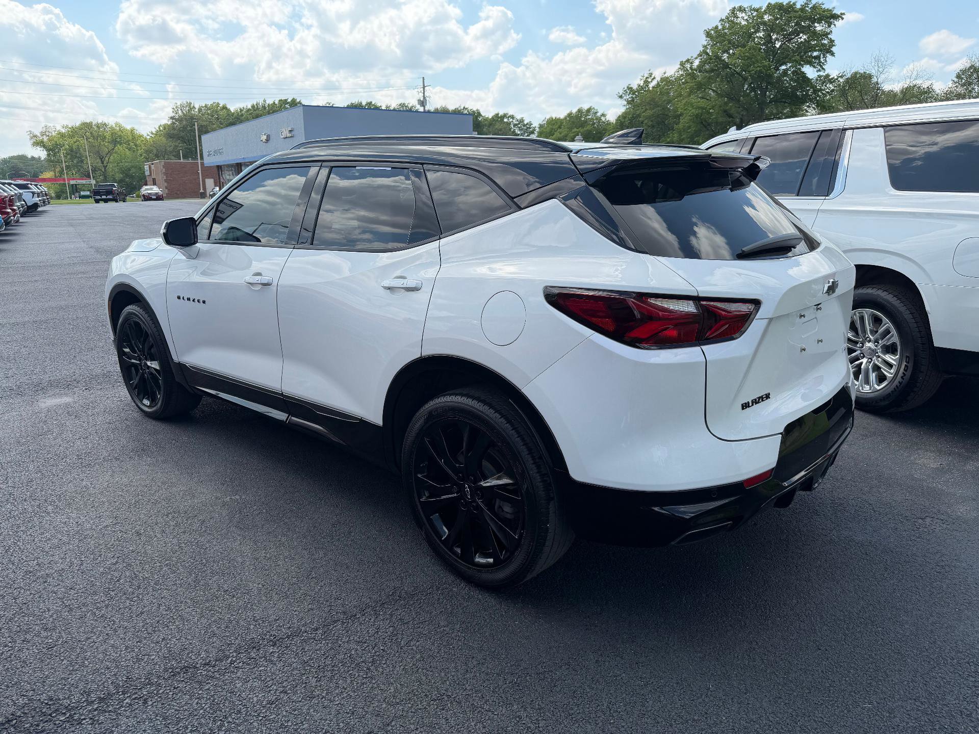 Used 2022 Chevrolet Blazer RS FWD image 2