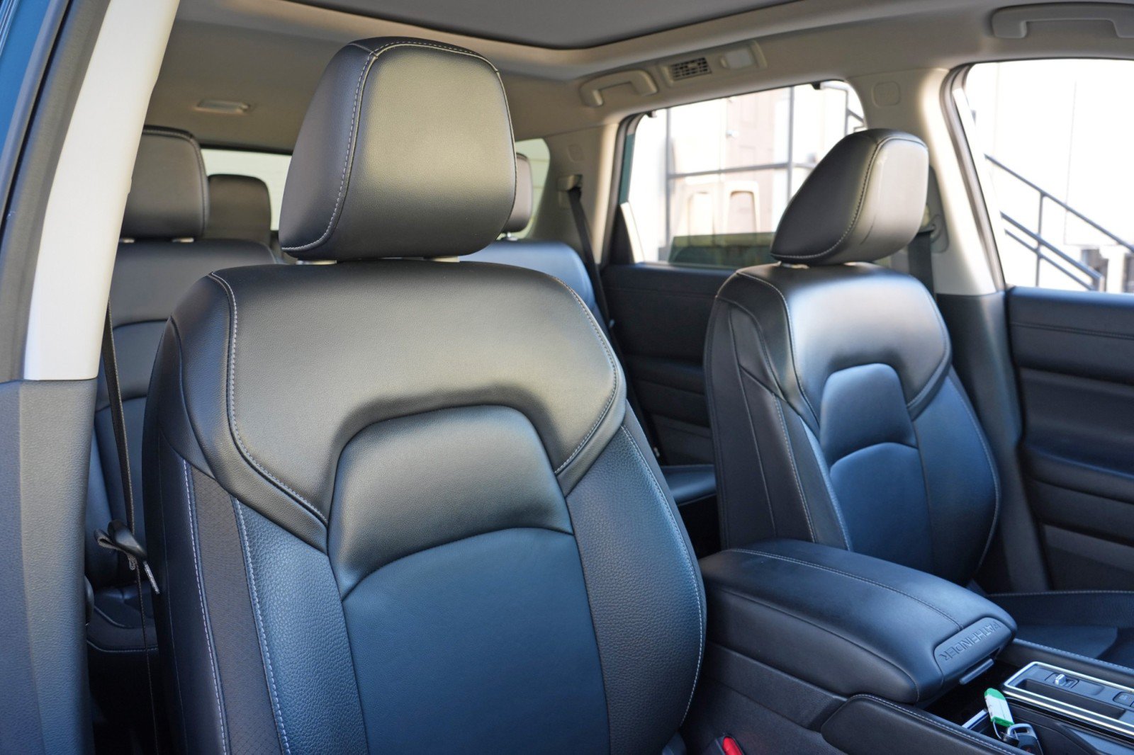 Used 2023 Nissan Pathfinder SL w/ SL Premium Package FWD image 37