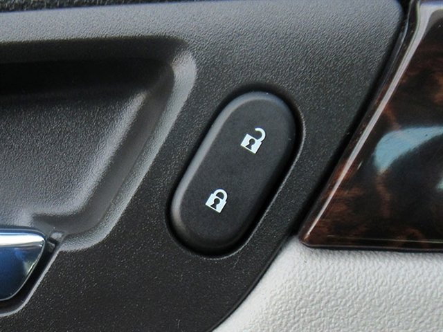 Used 2015 Chevrolet Impala LT w/ LT Sunroof Package image 27