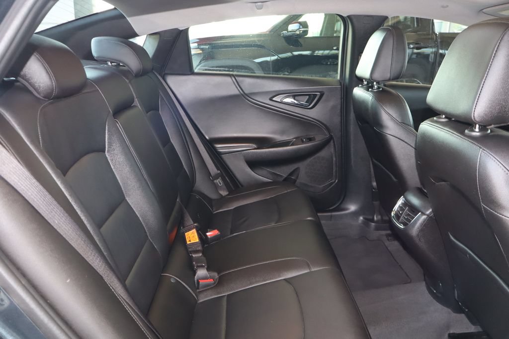 Used 2019 Chevrolet Malibu LT w/ Leather Package FWD image 37