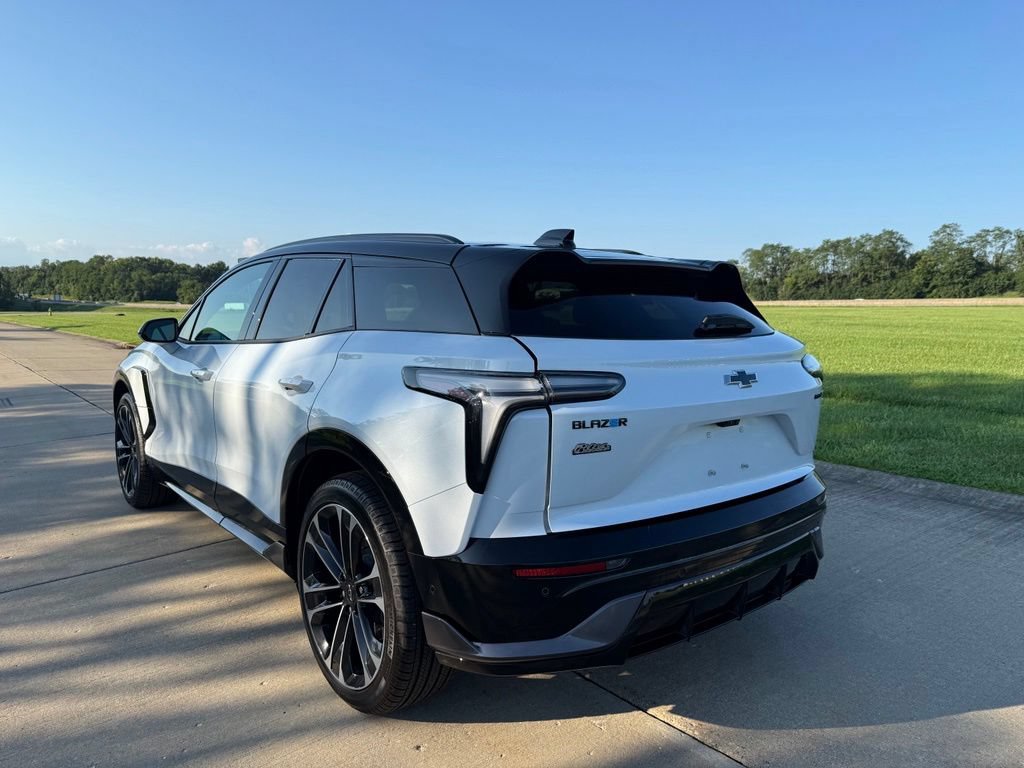 Used 2026 Chevrolet Blazer EV SS AWD/4WD image 9