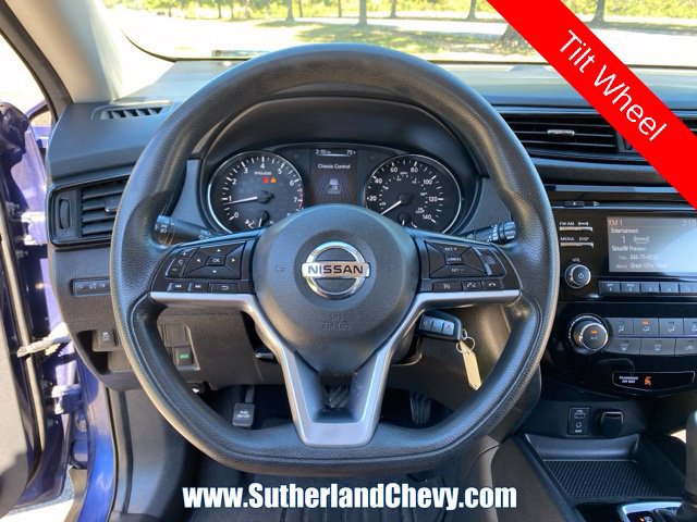 Used 2017 Nissan Rogue S AWD/4WD image 18