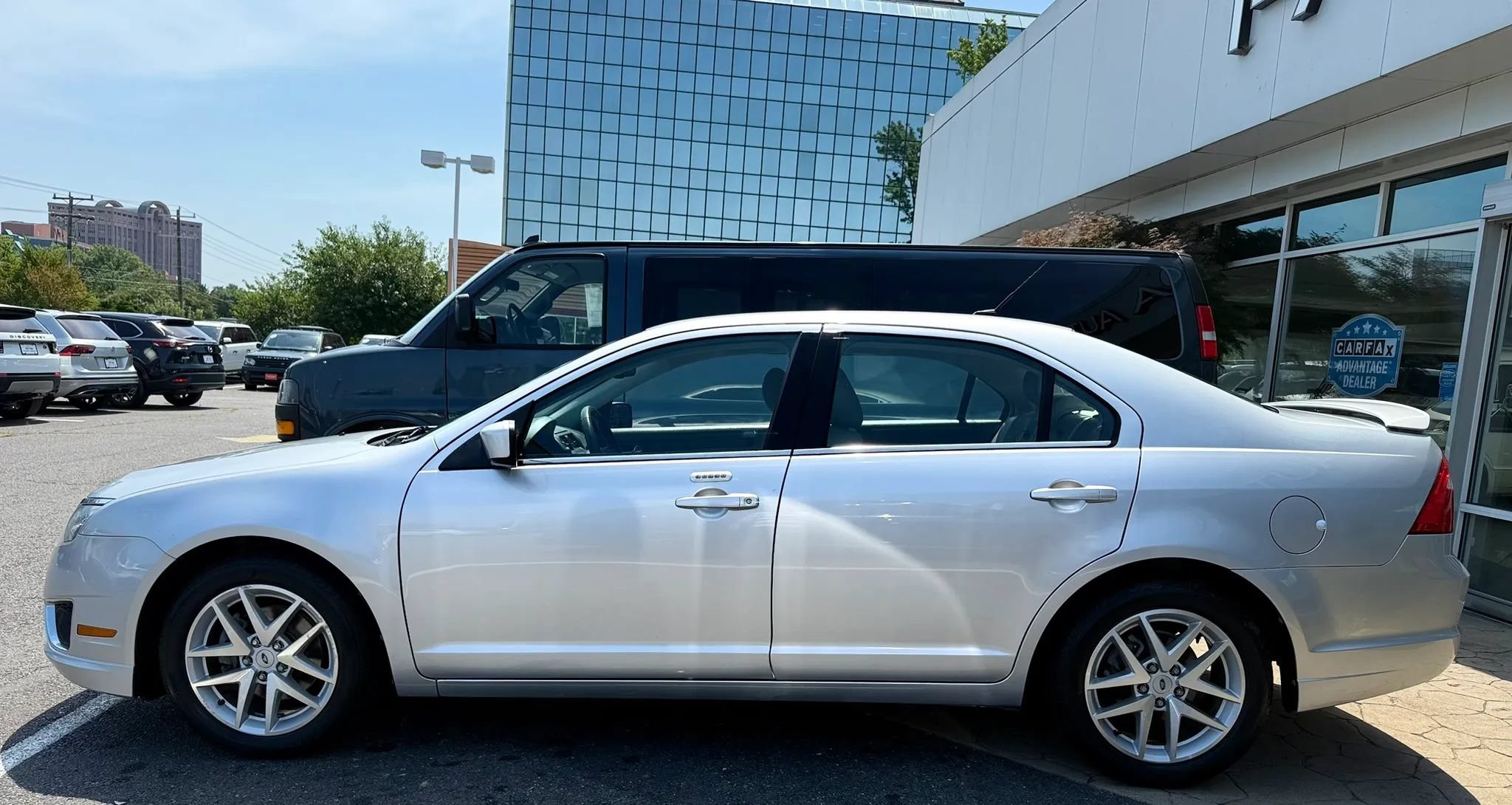 Used 2011 Ford Fusion SEL FWD image 4