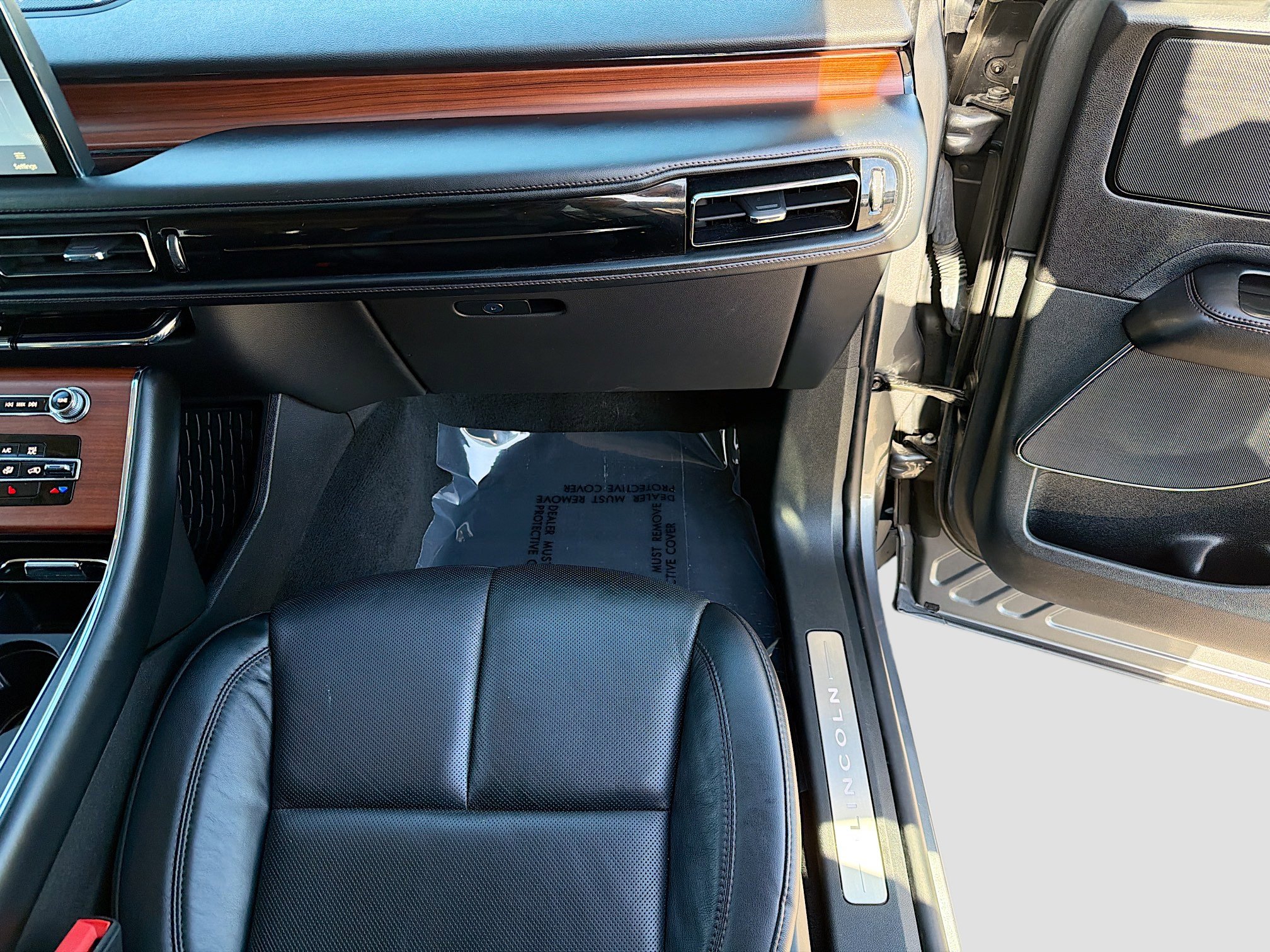 Used 2023 Lincoln Aviator Reserve AWD/4WD image 18