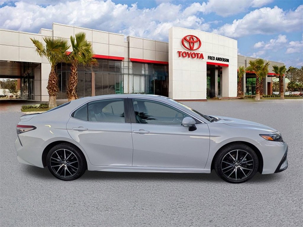 Certified 2024 Toyota Camry SE image 4