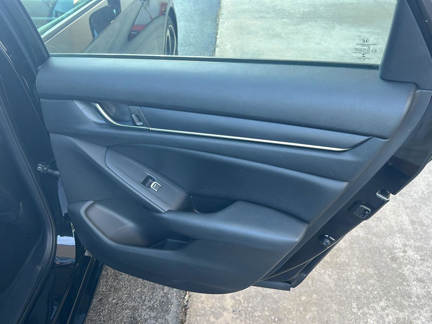 Used 2019 Honda Accord Sport image 15