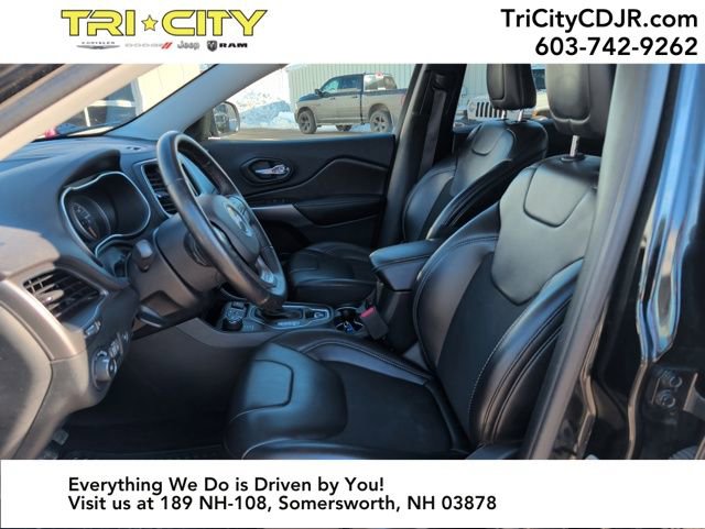 Used 2019 Jeep Cherokee Latitude Plus w/ Comfort/Convenience Group image 11