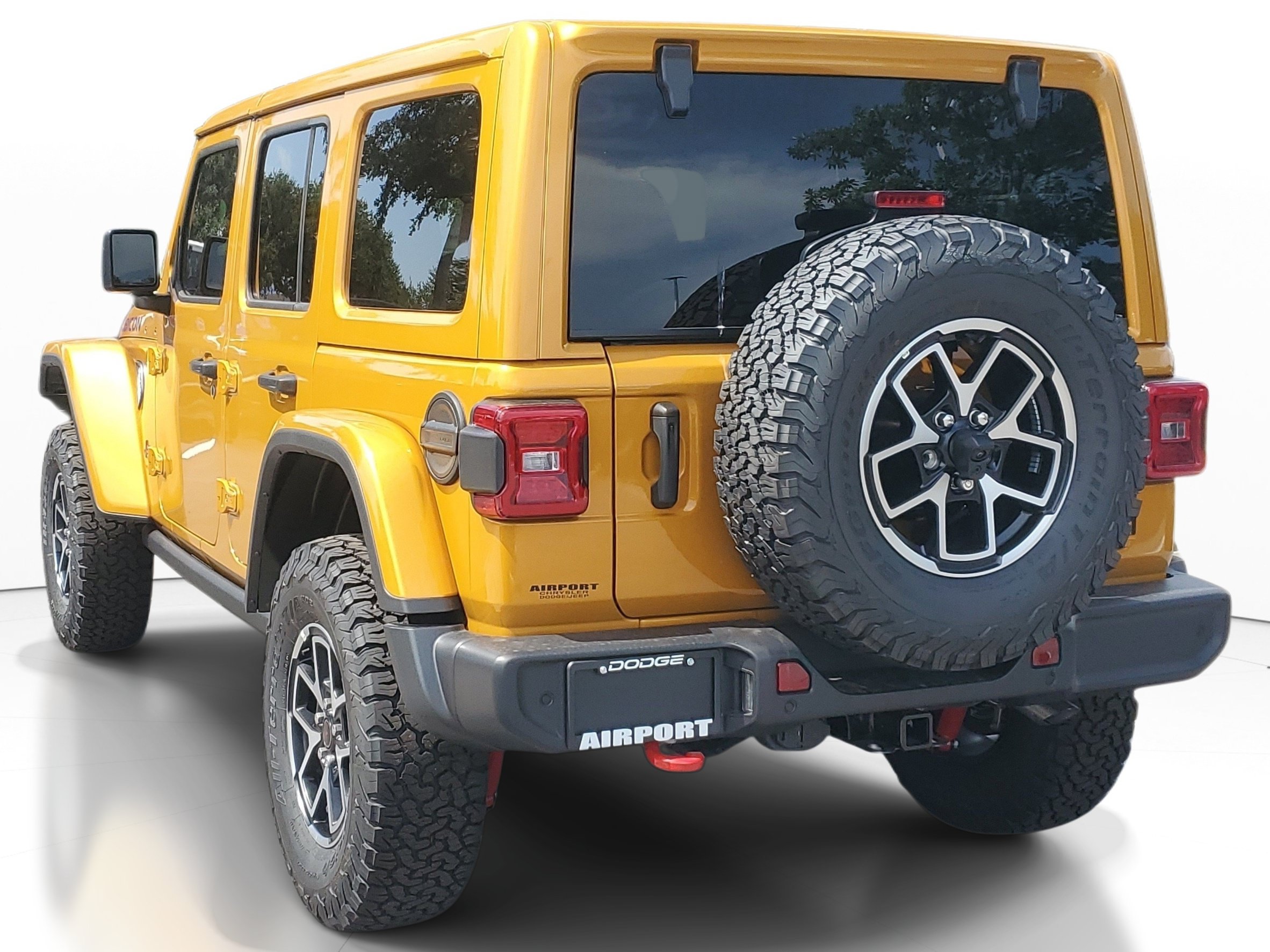 New 2026 Jeep Wrangler Unlimited Rubicon w/ Safety Group AWD/4WD image 4