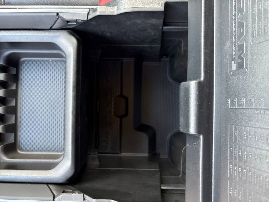 Used 2025 RAM 1500 Laramie image 27