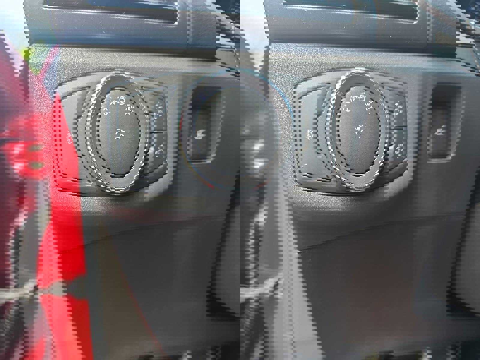 Used 2014 Ford Fusion SE image 25