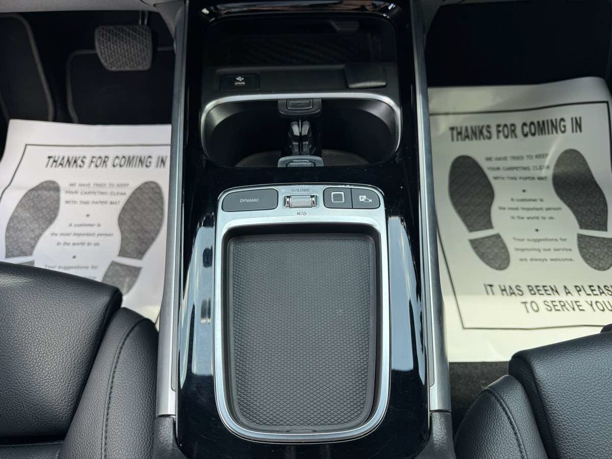 Used 2025 Mercedes-Benz GLB 250 image 23
