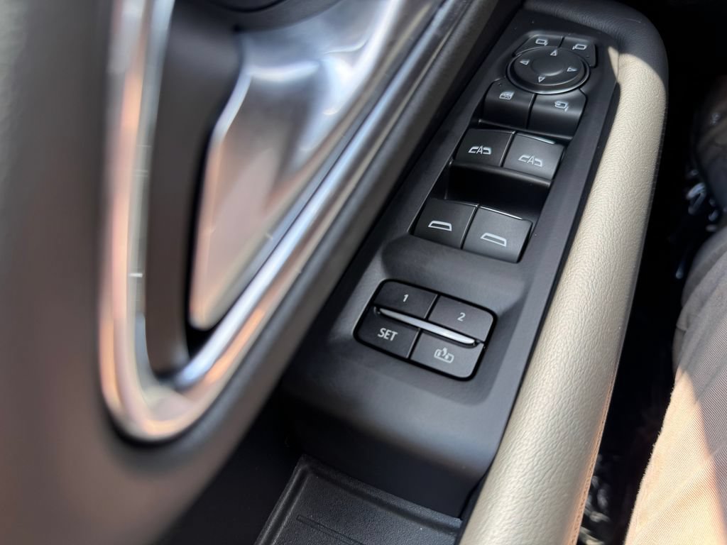 Used 2022 Chevrolet Tahoe Premier AWD/4WD image 31