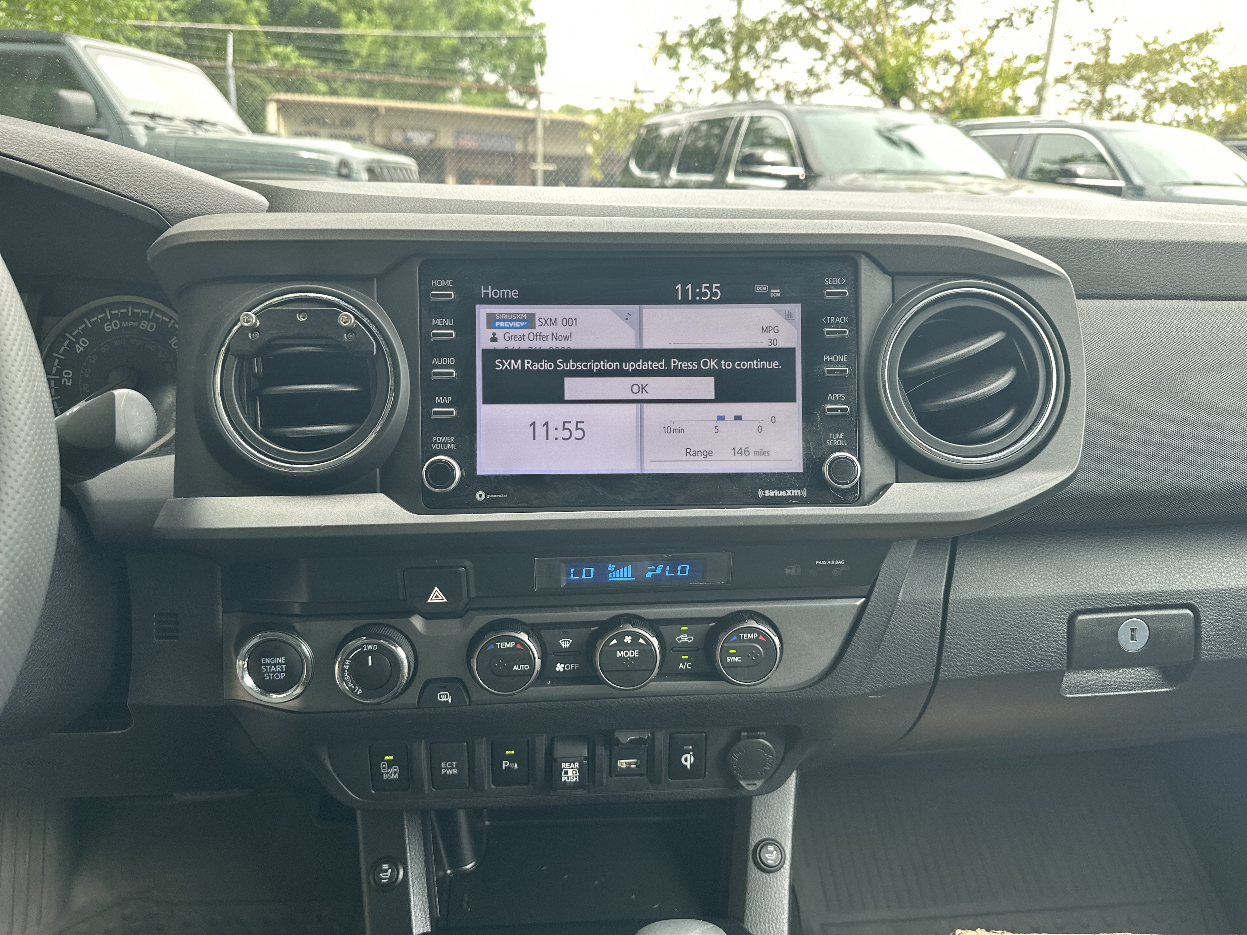 Used 2022 Toyota Tacoma TRD Sport w/ Technology Package AWD/4WD image 30