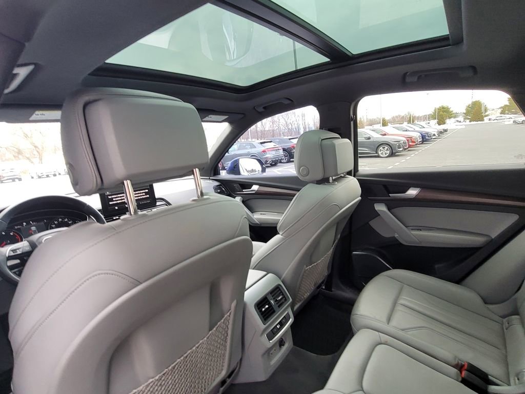 Used 2023 Audi Q5 2.0T Premium w/ Convenience Package image 14