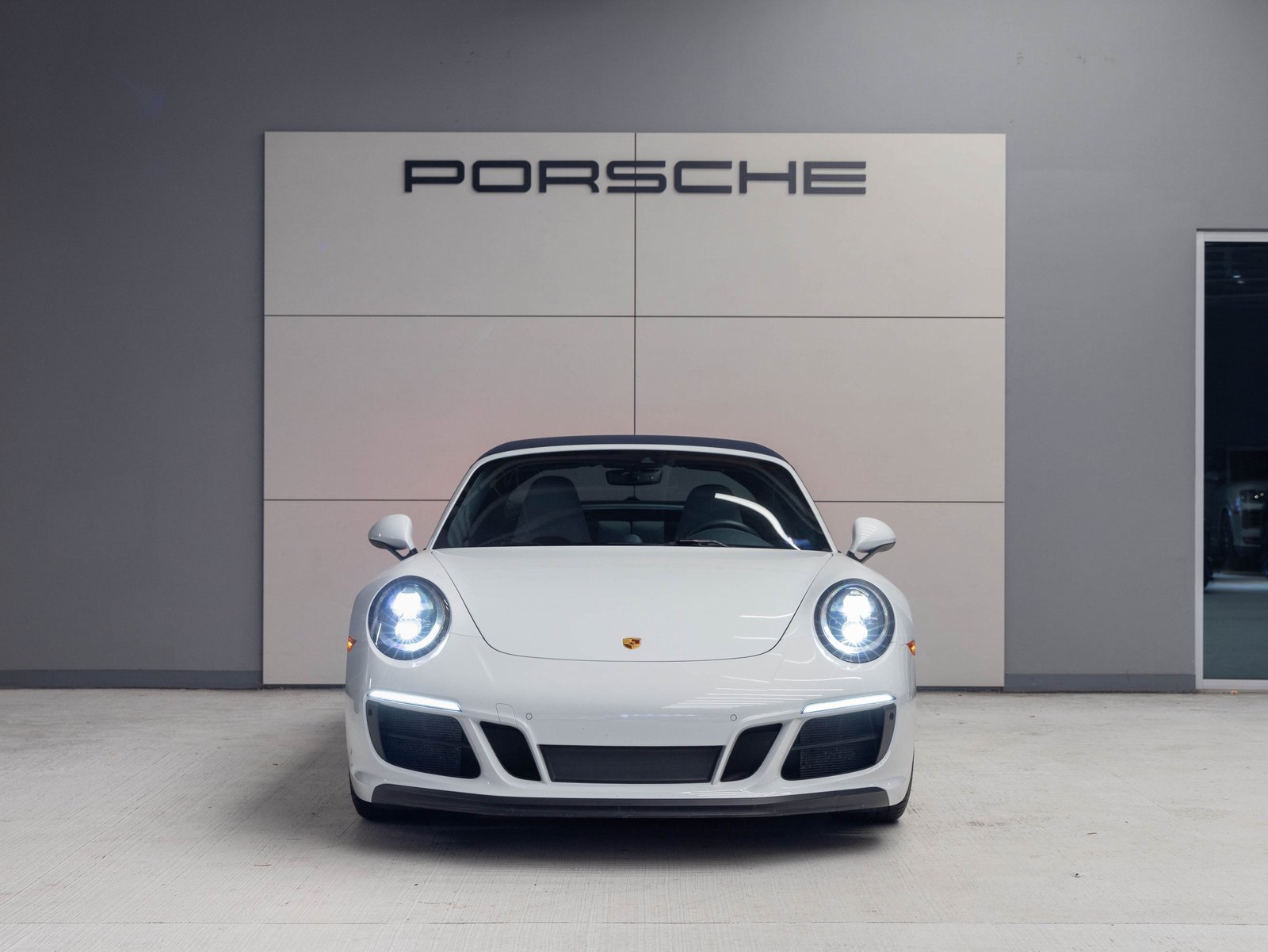 Used 2019 Porsche 911 Targa 4 GTS image 12