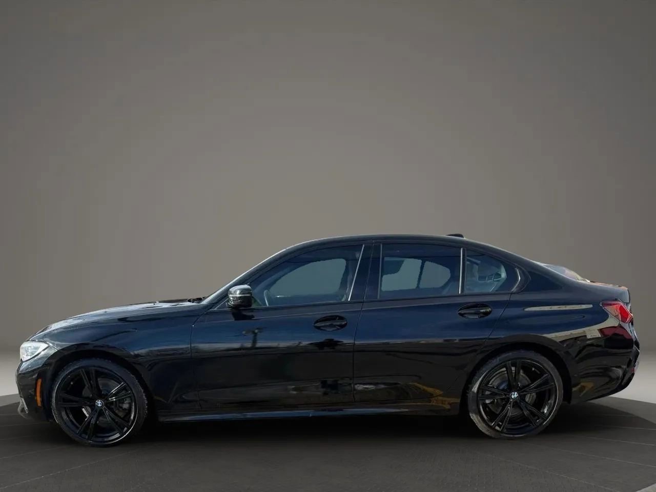 Used 2022 BMW 330i xDrive Sedan w/ Driving Assistance Package image 8