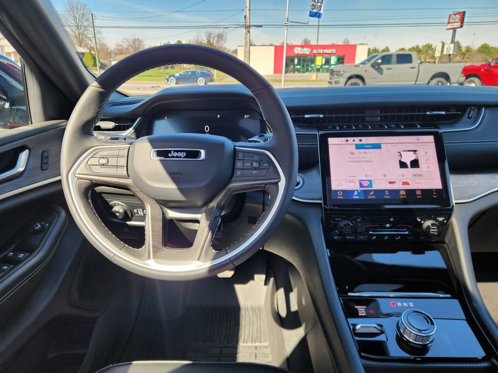 Used 2024 Jeep Grand Cherokee Limited image 19
