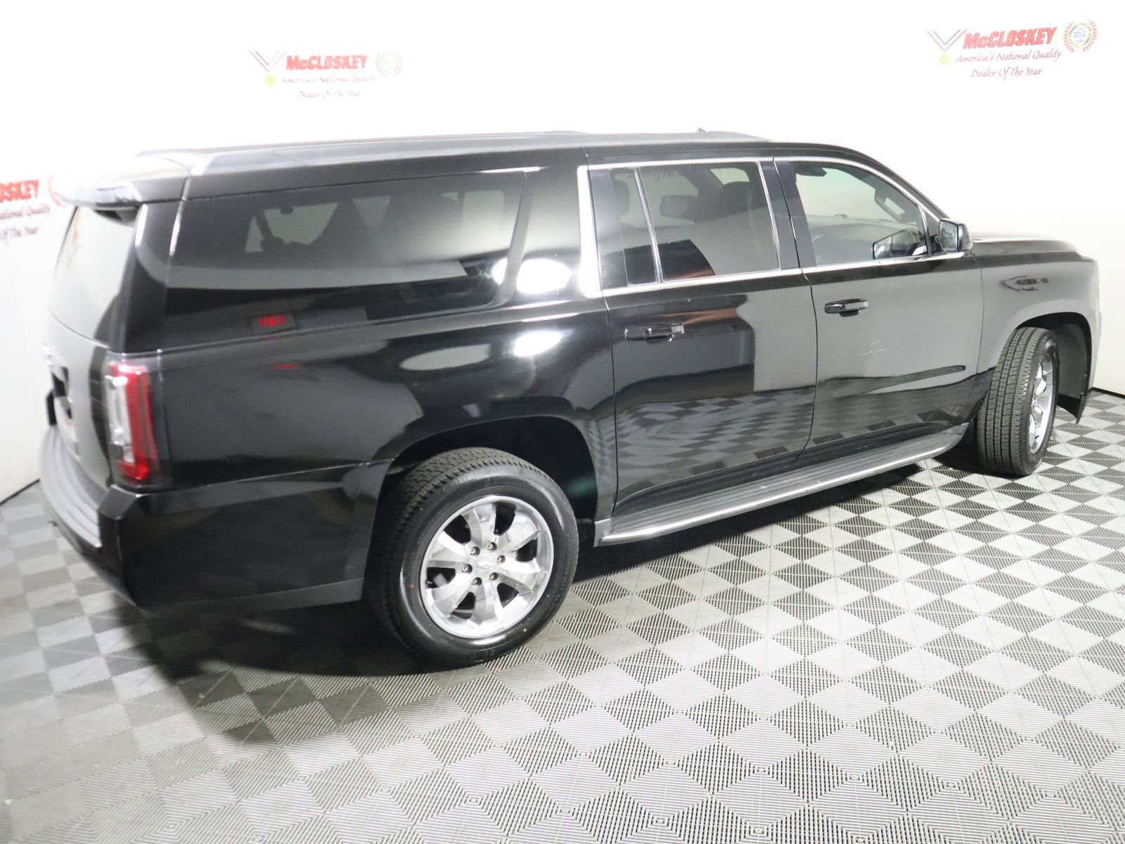 Used 2016 GMC Yukon XL SLE w/ HD Trailering Package image 4