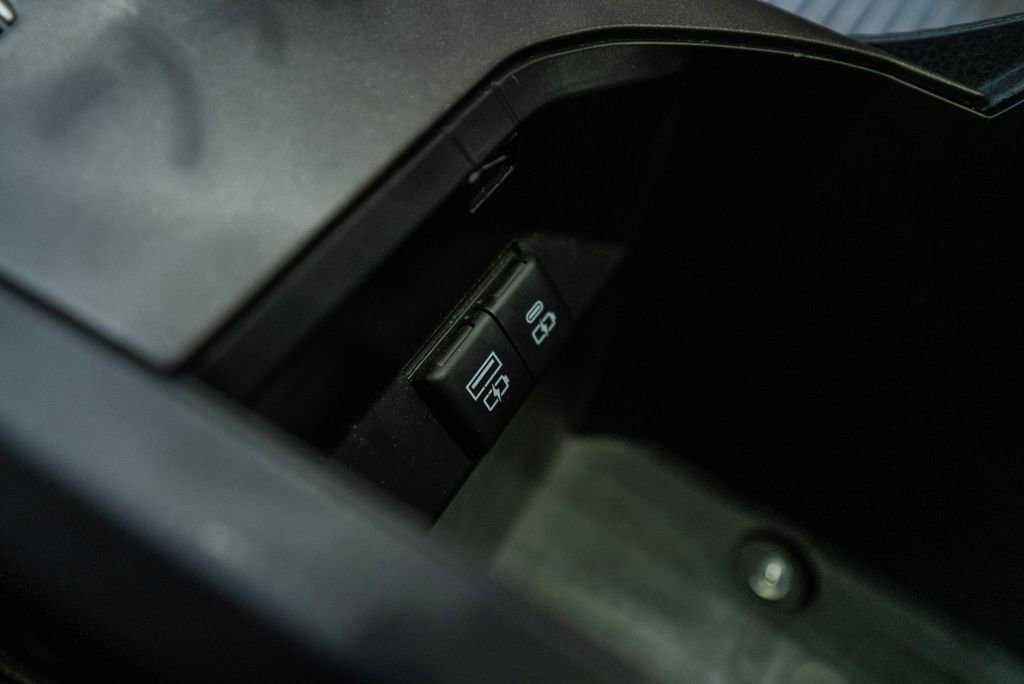 Certified 2023 Toyota Camry SE w/ Convenience Package image 29