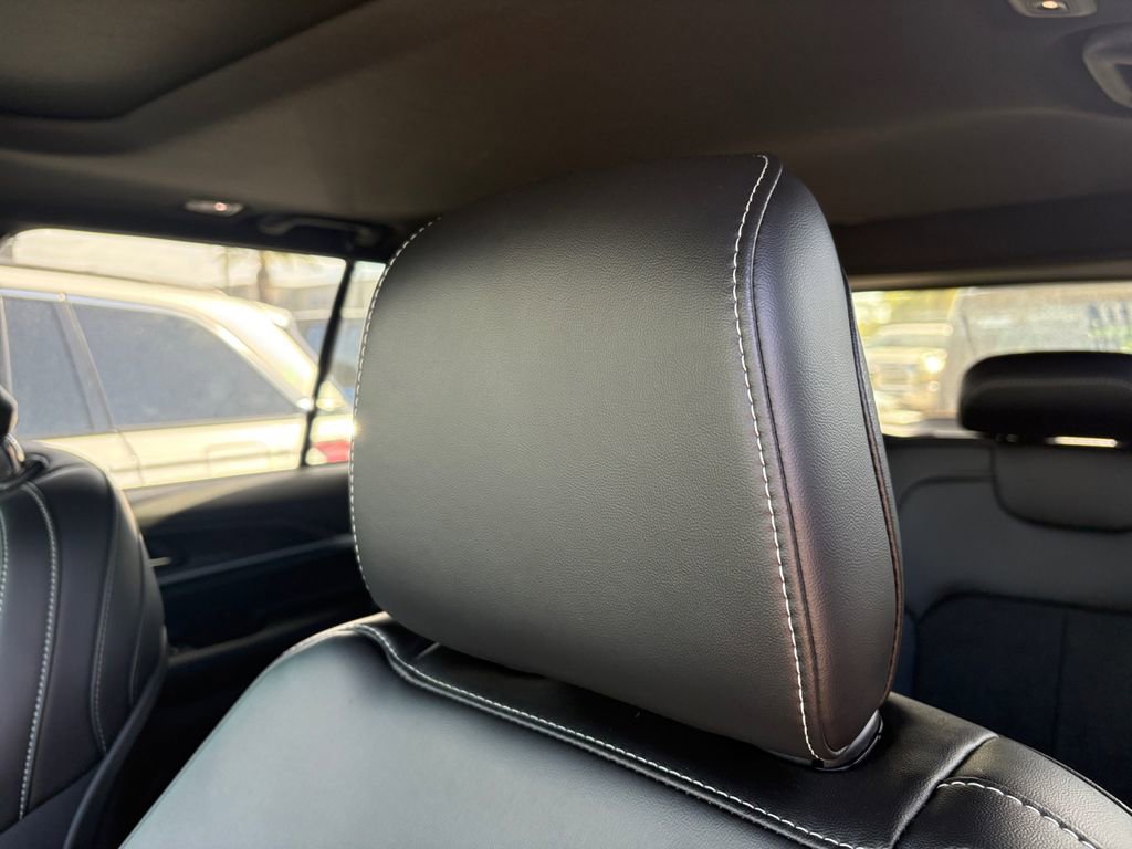 New 2026 Jeep Grand Cherokee Altitude image 14