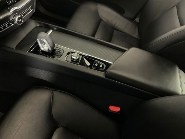 Certified 2023 Volvo XC60 B5 Core w/ Climate Package image 23