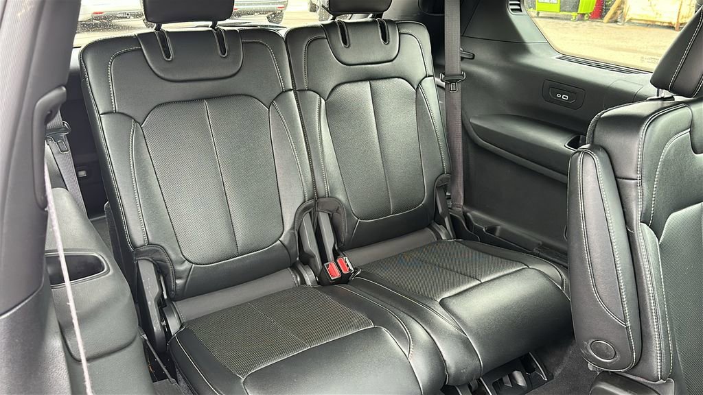 Used 2024 Jeep Grand Cherokee L Limited w/ Luxury Tech Group II image 30