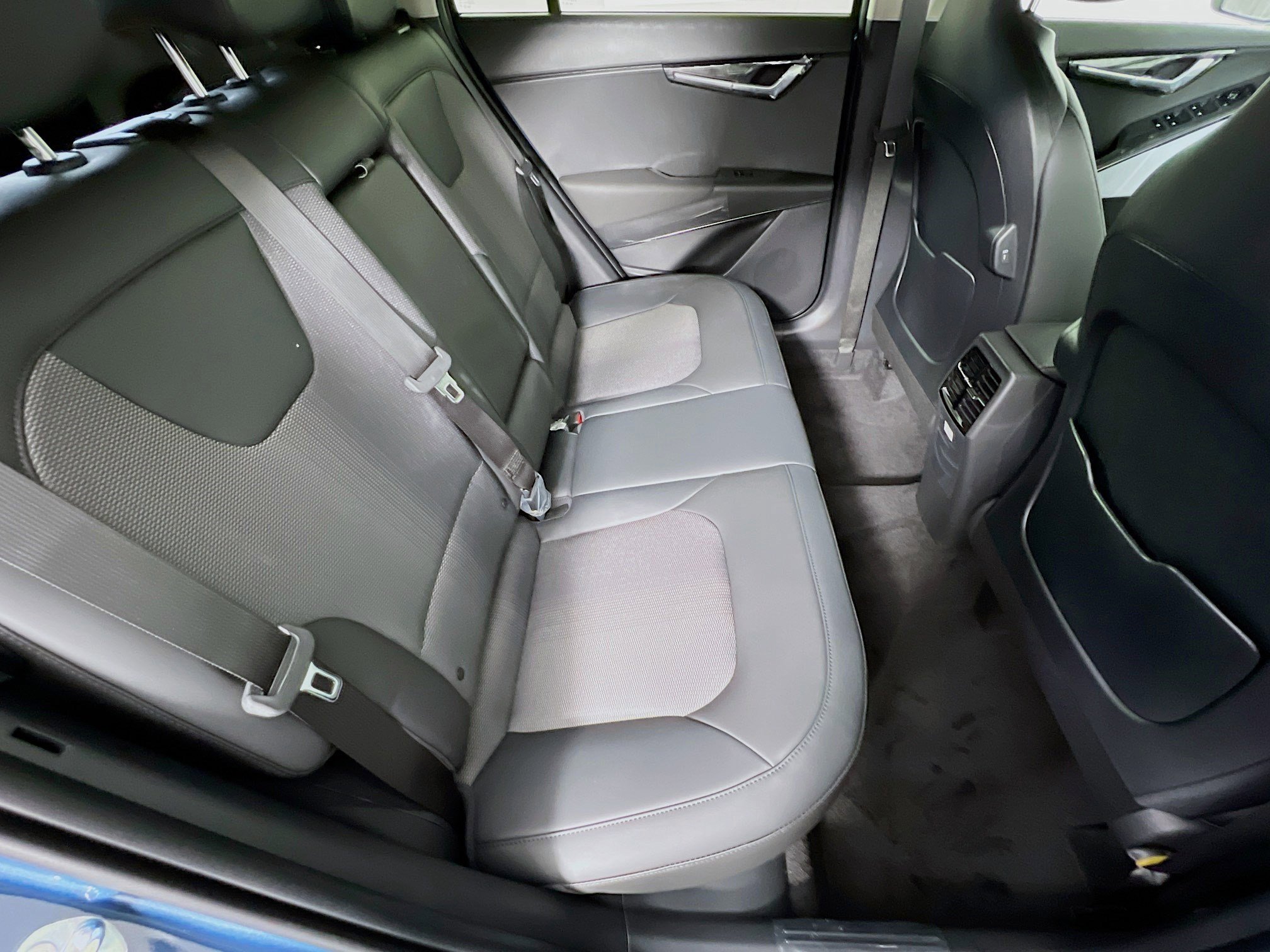 New 2025 Kia Niro EX image 24