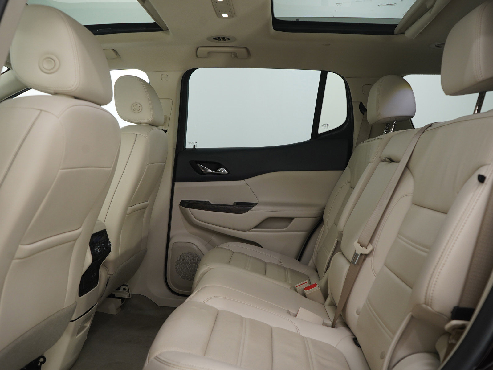 Used 2021 GMC Acadia Denali w/ GMC Pro Grade Package image 18