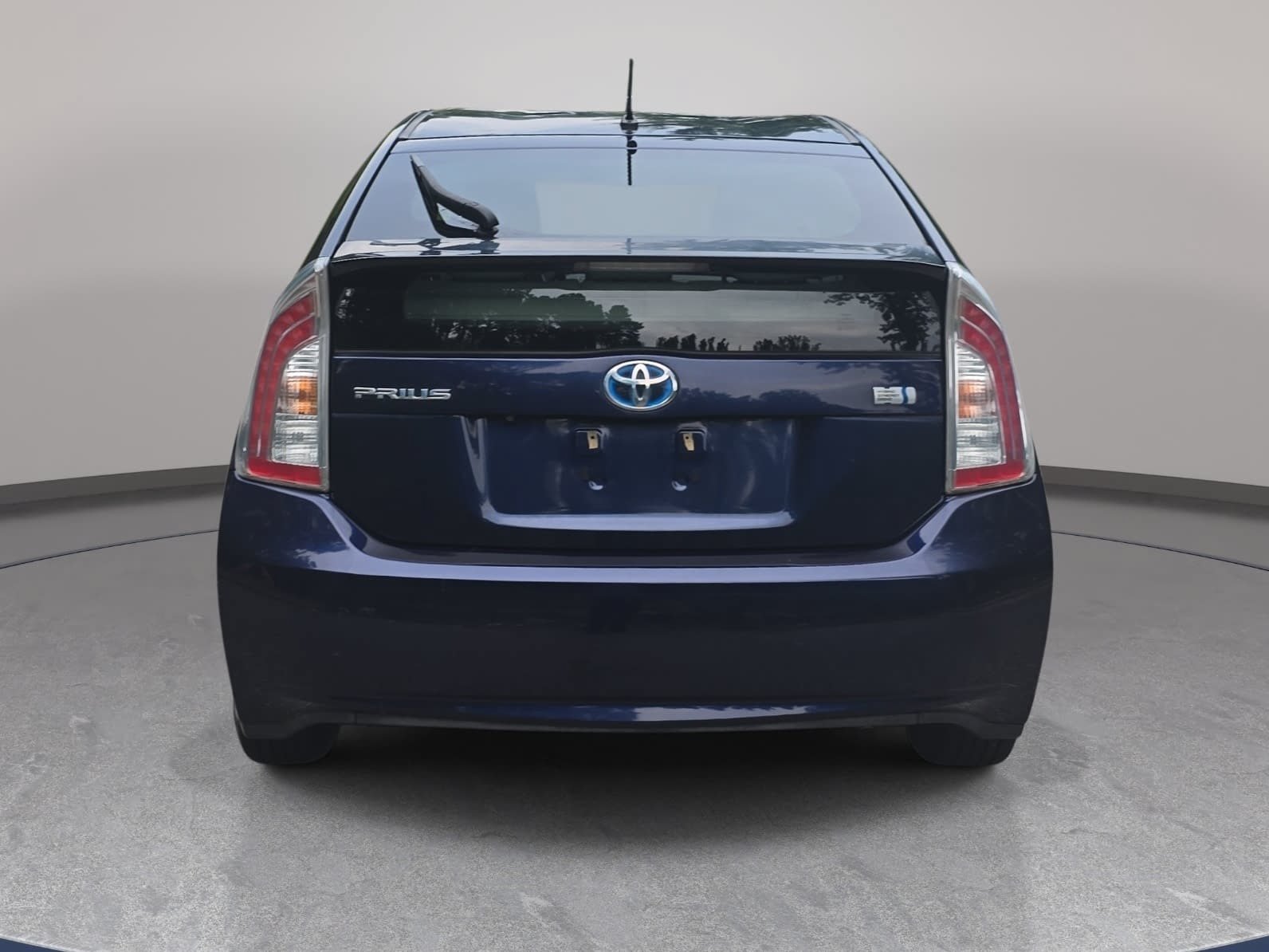 Used 2015 Toyota Prius Two FWD image 6