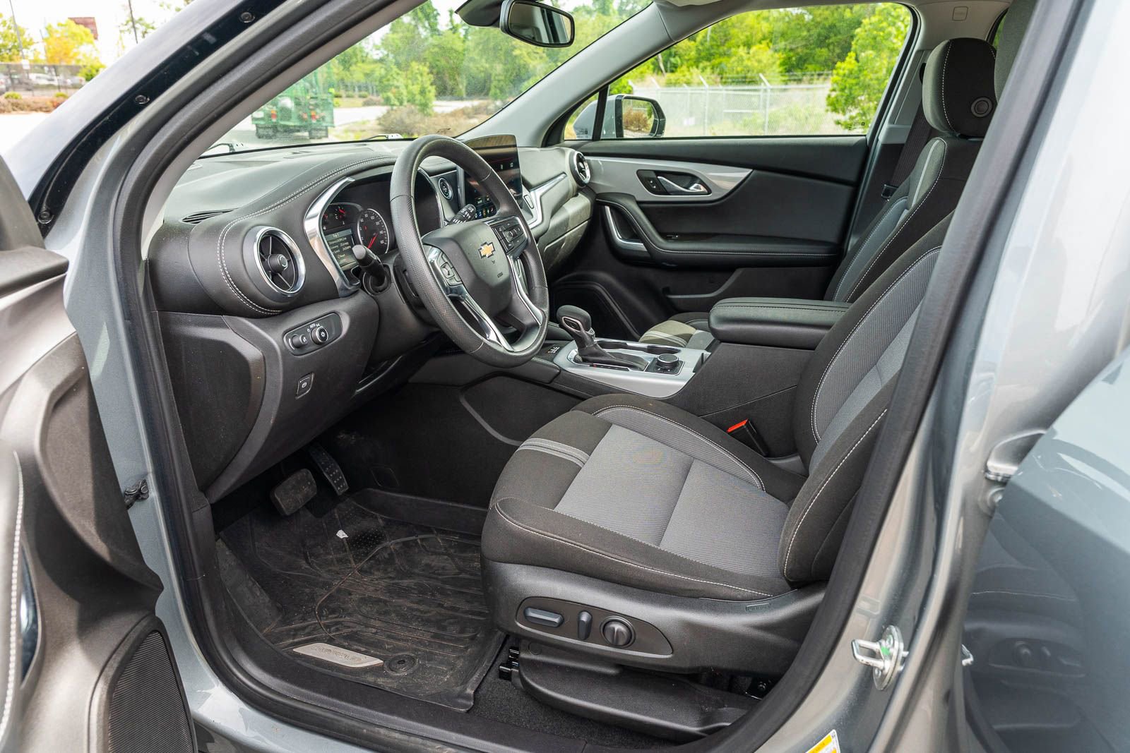 Used 2024 Chevrolet Blazer LT w/ Convenience Package image 17