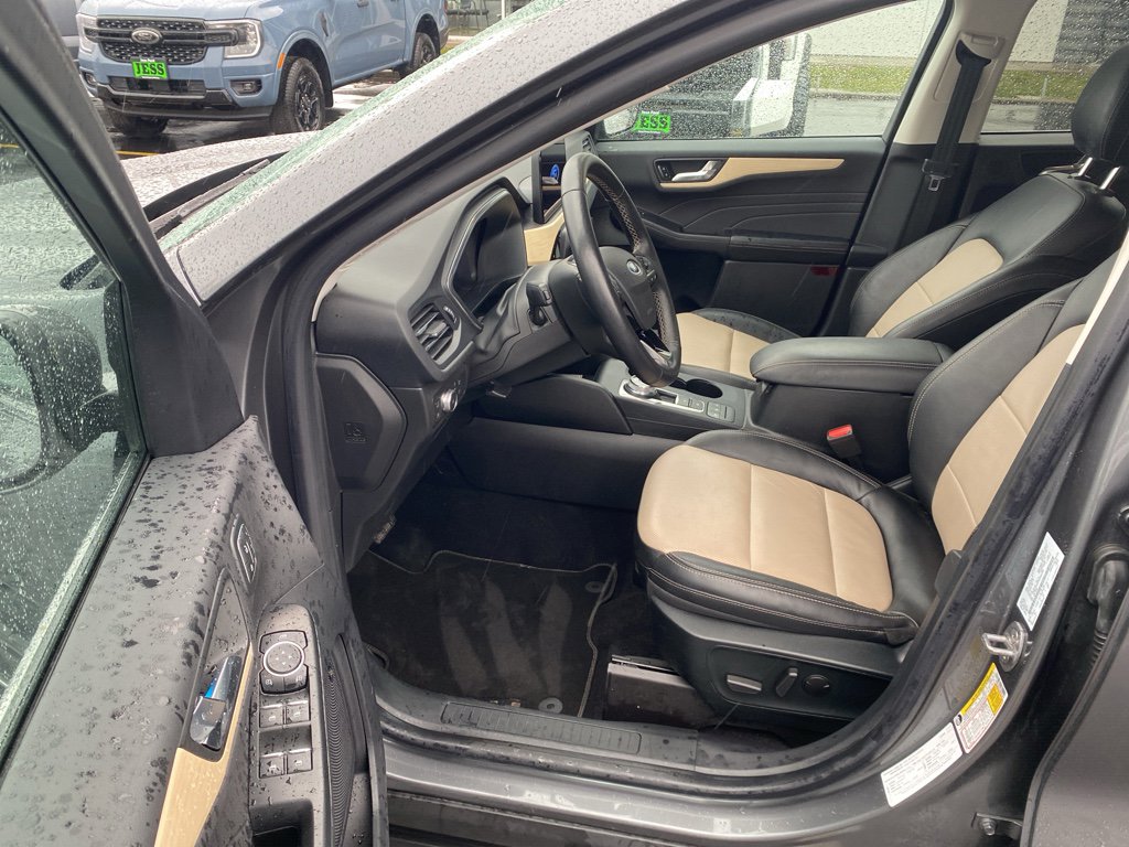 Used 2022 Ford Escape Titanium w/ Titanium Elite Package image 10