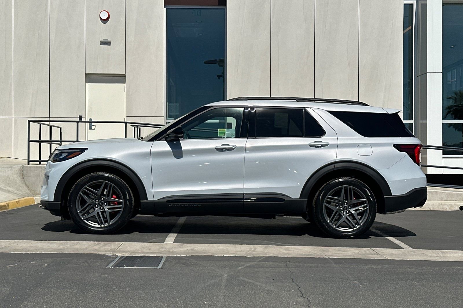 New 2026 Ford Explorer ST w/ Sun And Sound Package image 6