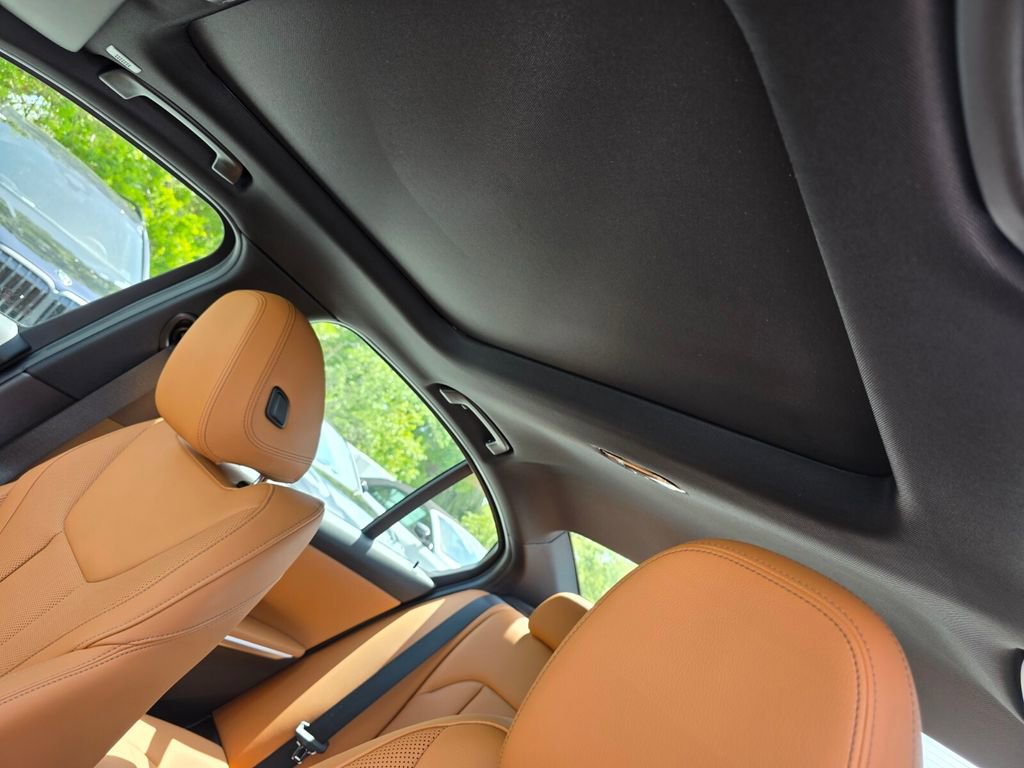 New 2026 BMW 330i Sedan w/ M Sport Package image 10