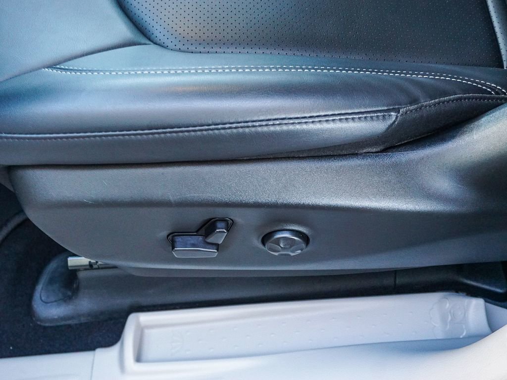 Used 2024 Chrysler Pacifica Touring-L FWD image 20