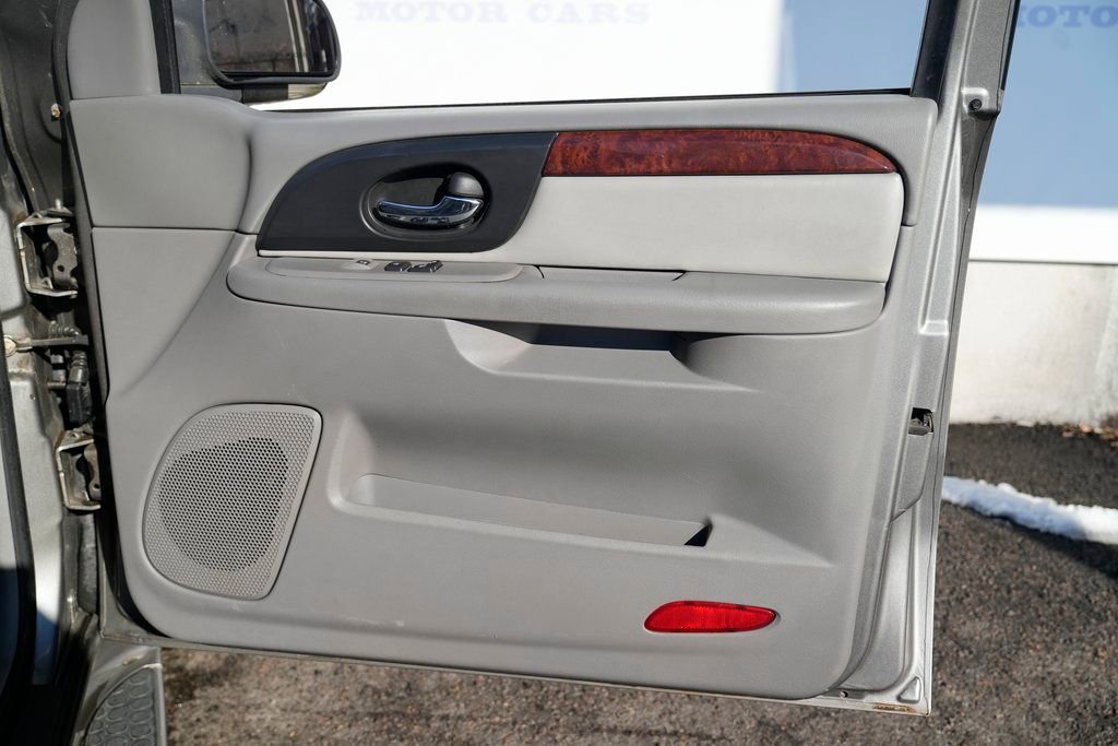 Used 2009 GMC Envoy Denali w/ Sun And 6-Disc Cd Package image 32