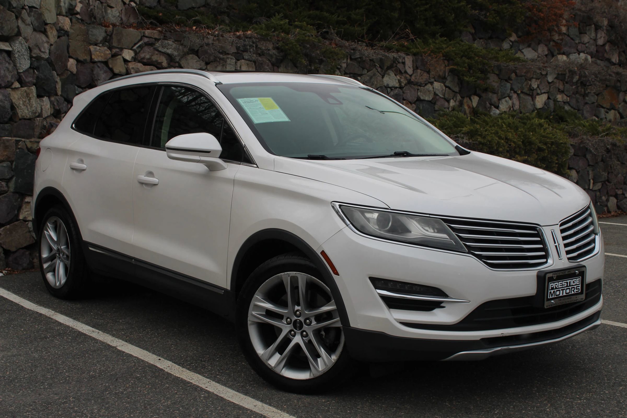 Used 2015 Lincoln MKC Sport Utility 4D w/ Equipment Group 102A Reserve image 4