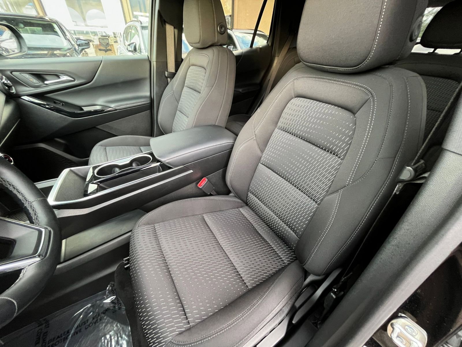 Used 2025 Chevrolet Equinox LT image 36