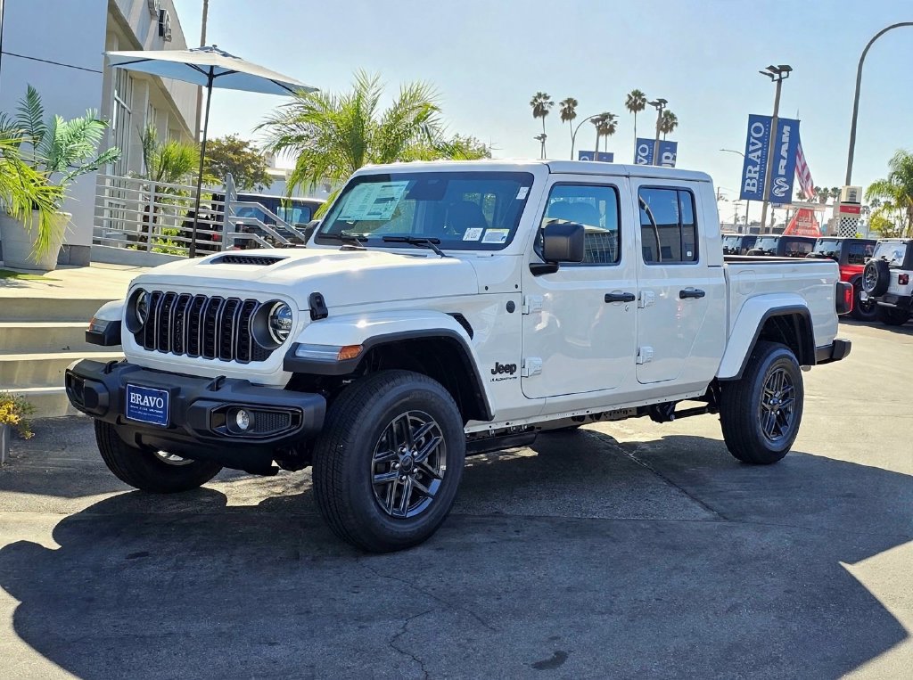 New 2026 Jeep Gladiator Sport AWD/4WD image 2