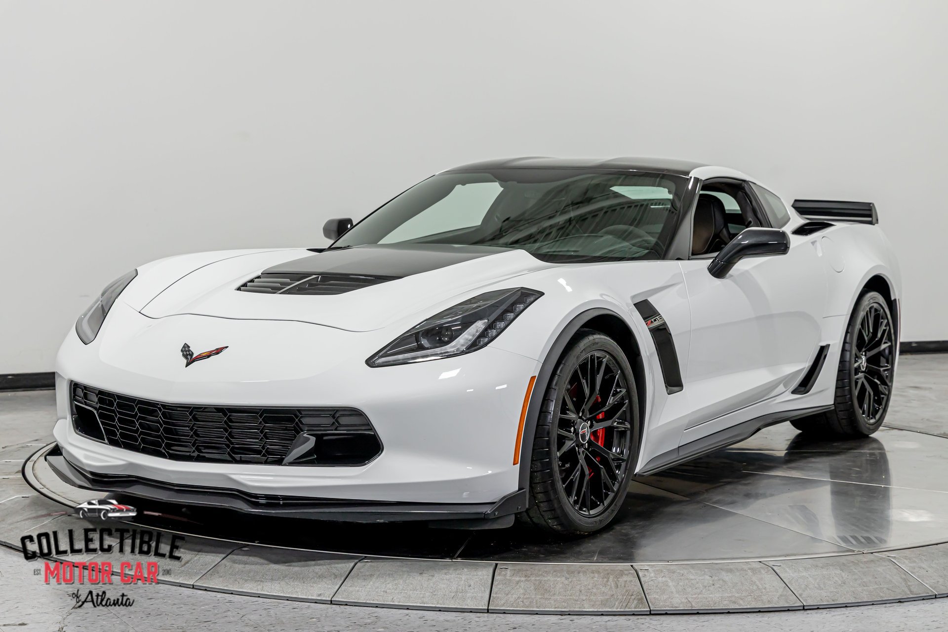 Used 2015 Chevrolet Corvette Z06 w/ 3LZ Preferred Equipment Group RWD image 33