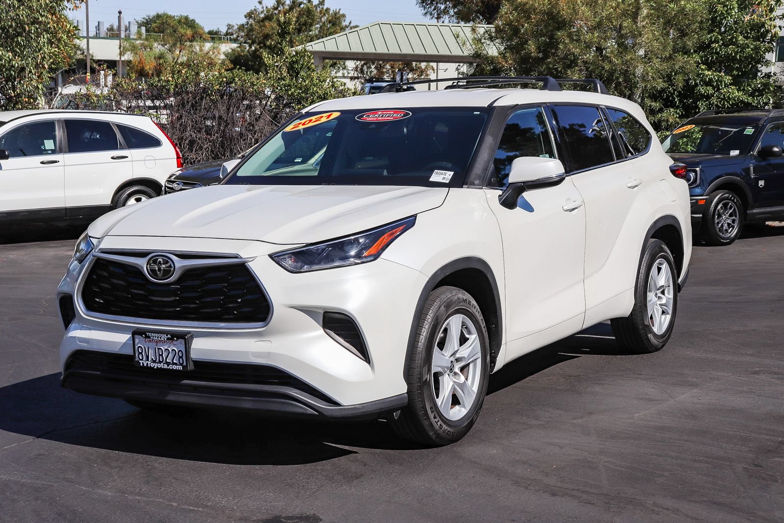 Used 2021 Toyota Highlander L FWD image 3
