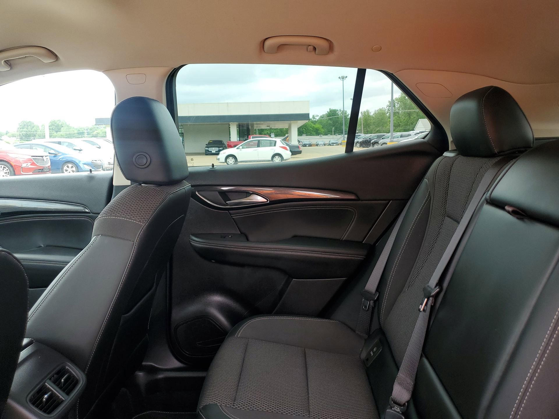 Used 2022 Buick Envision Preferred FWD image 30