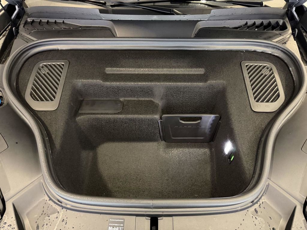 Used 2026 Porsche Macan 4S Electric AWD/4WD image 27