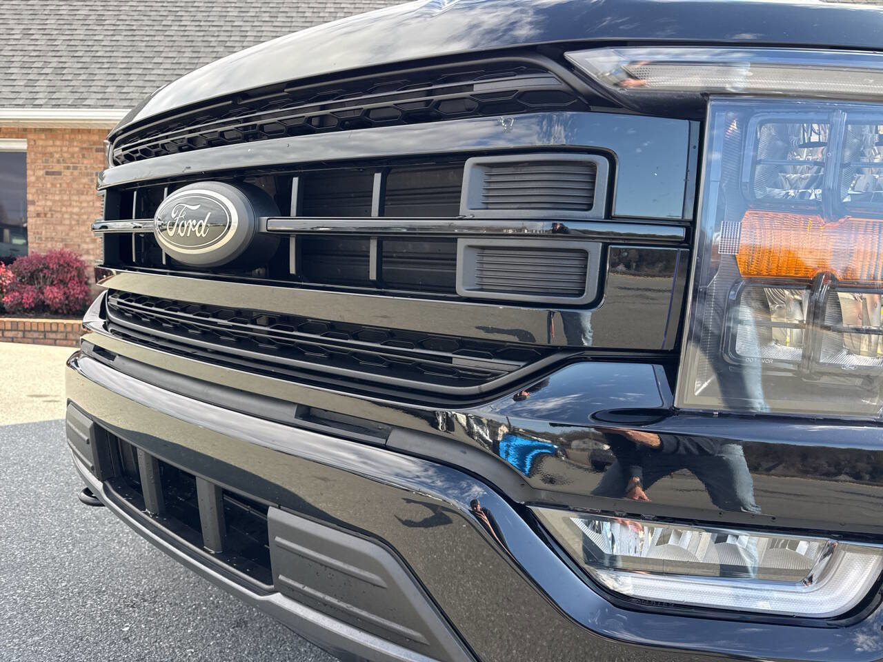 Used 2023 Ford F150 XLT w/ Equipment Group 302A High image 39