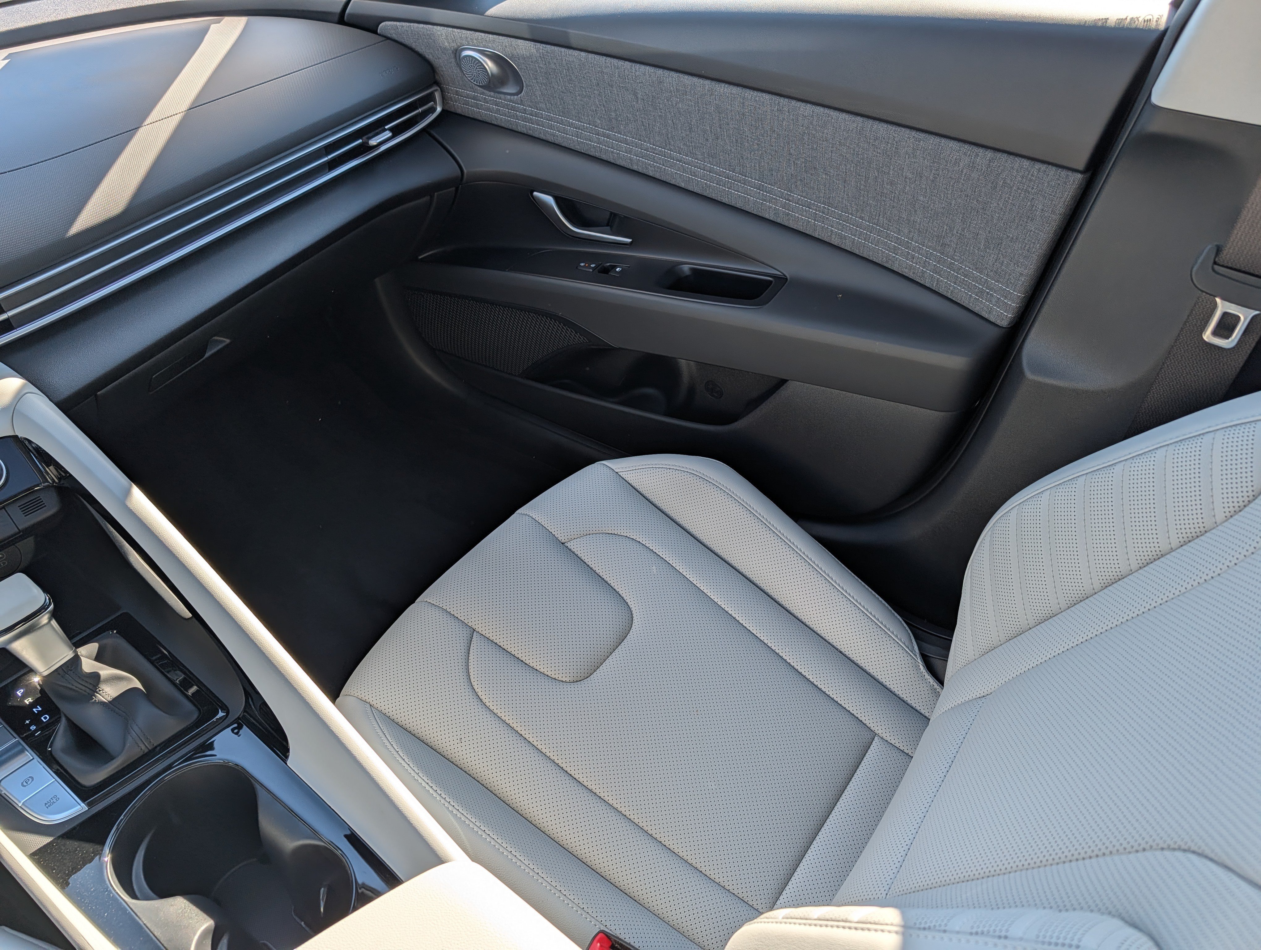 Certified 2026 Hyundai Elantra Limited FWD image 11