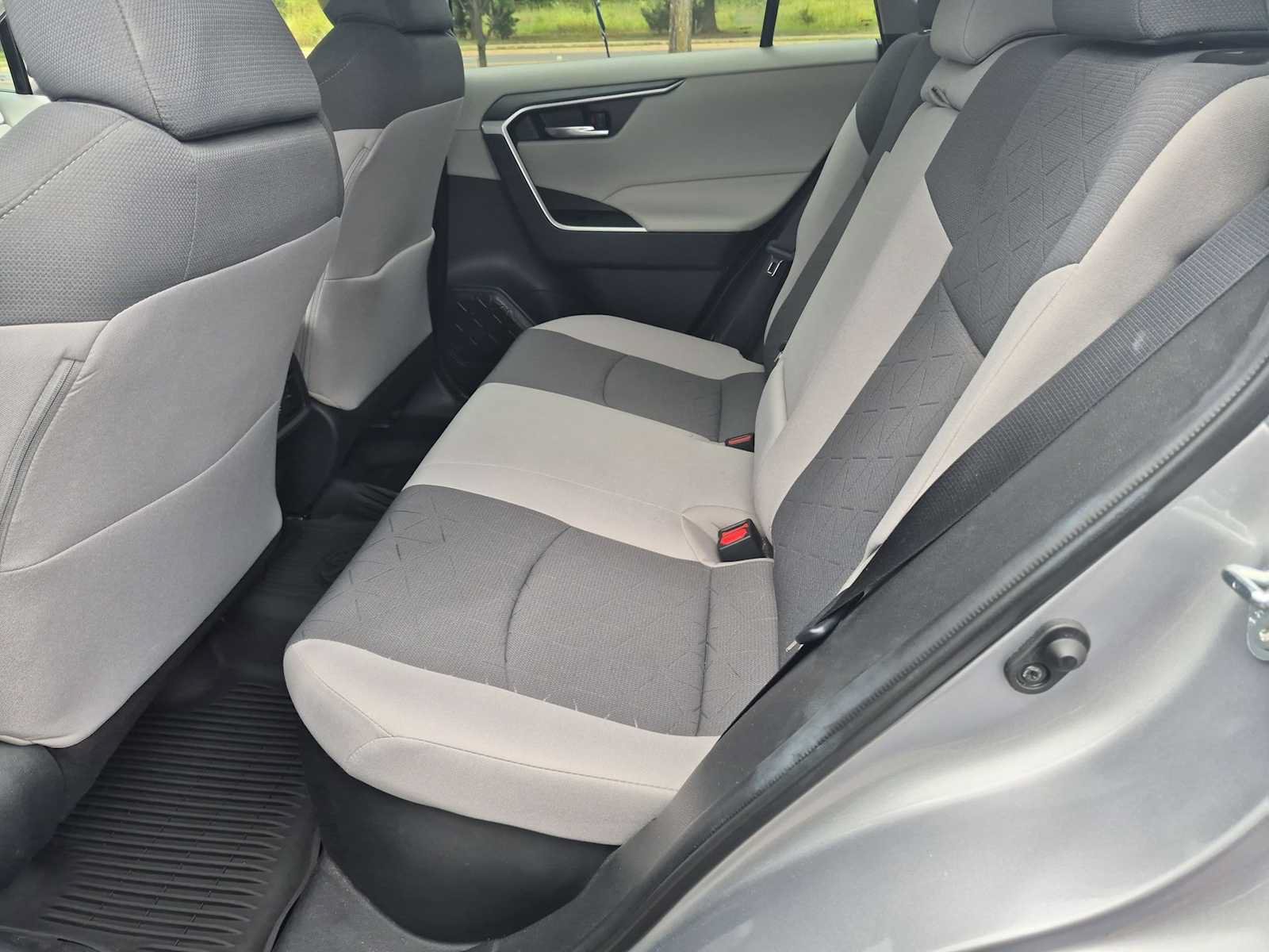 Used 2021 Toyota RAV4 XLE w/ Convenience Package AWD/4WD image 20